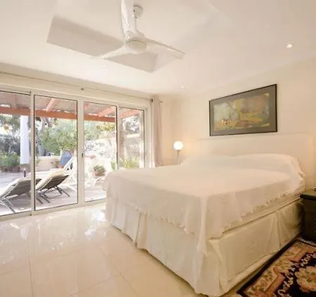 Sleeps 8 *