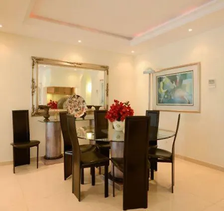 Sleeps 8 Villa *
