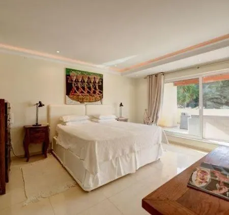 וילה Sleeps 8 *