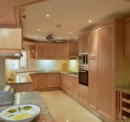 Sleeps 8 *